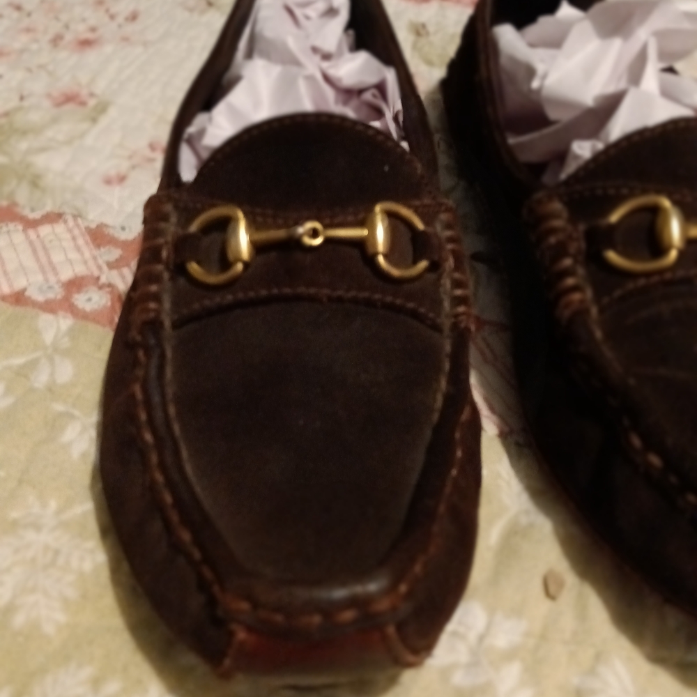 The Iconic Vintage Horsebit Gucci Dark Brown Leather Loafers with Gold Detail - Picture 15 of 16